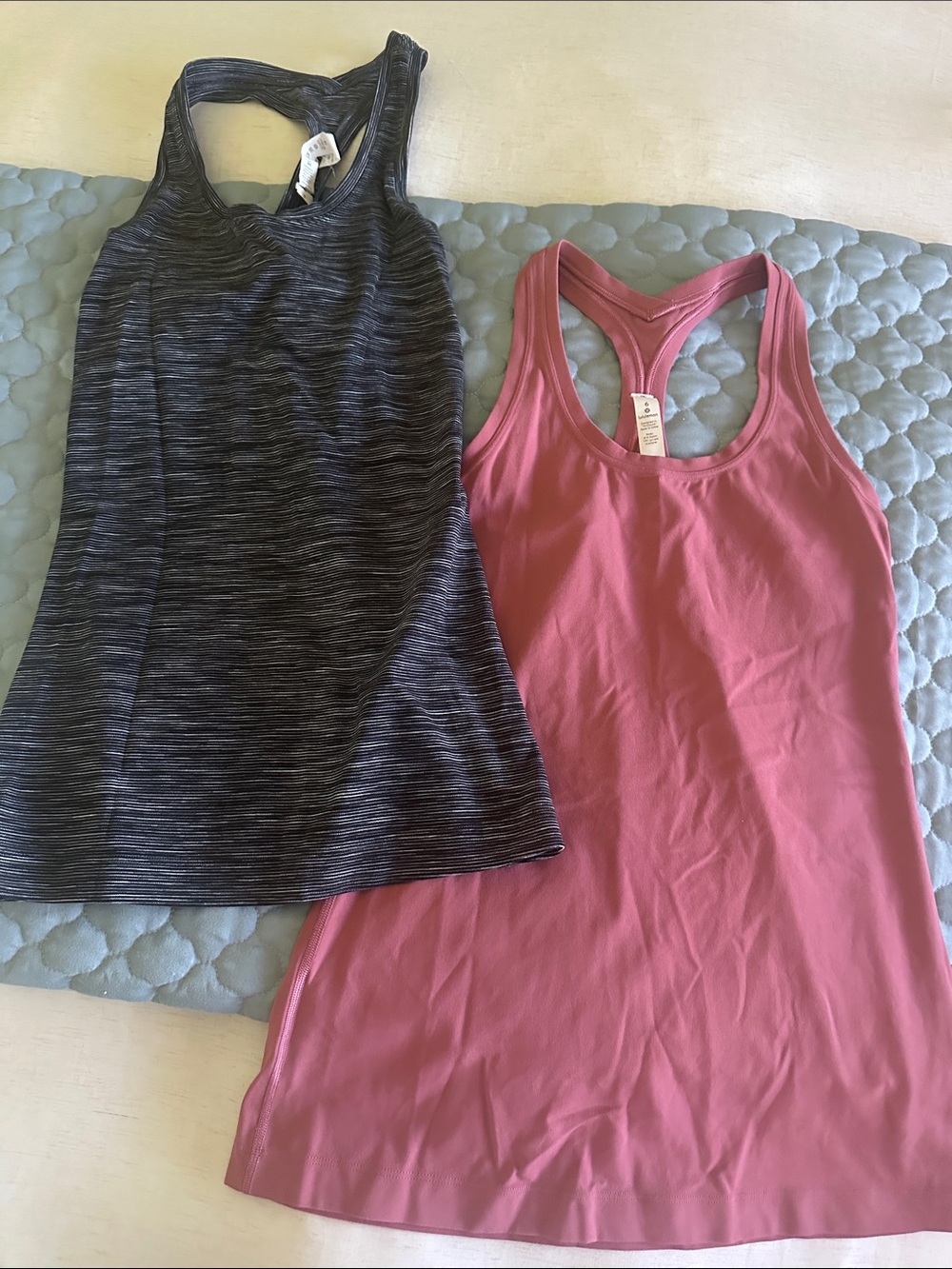 Set of 2 lululemon tanks